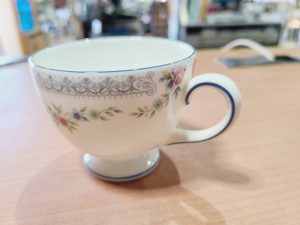 ウェッジウッド　レースピオニー　ティーカップ＆ソーサー（珈琲紅茶兼用）　Wedgwood　イギリス　洋食器